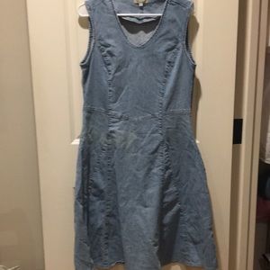 The Territory Ahead chambray sleeveless denim Jean dress stretch side zip 10